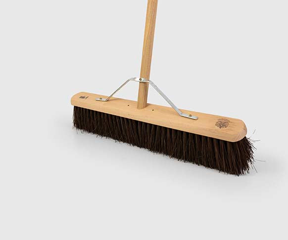 Platform Broom - Finest stiff - H3/5 fitted with handle and stay