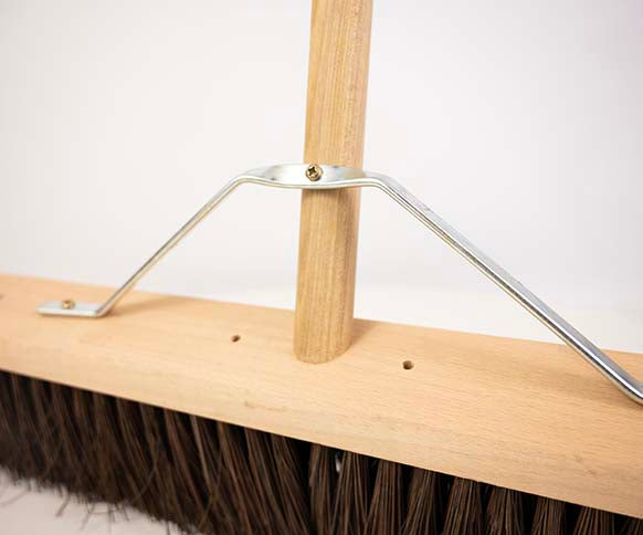 Platform Broom - Finest stiff - H3/5 fitted with handle and stay