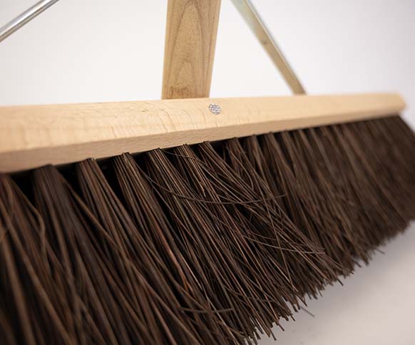 Platform Broom - Finest stiff - H3/5 fitted with handle and stay